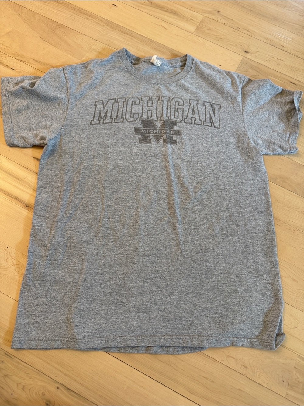 Vintage-University of Michigan Gray on Gray Logo T-Shirt Tee-Unisex-M